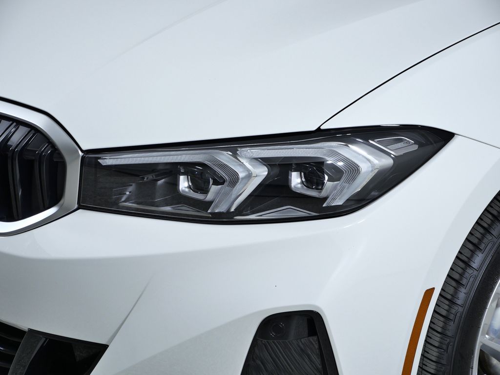 Thumbnail: 2025 BMW 3 Series - 4