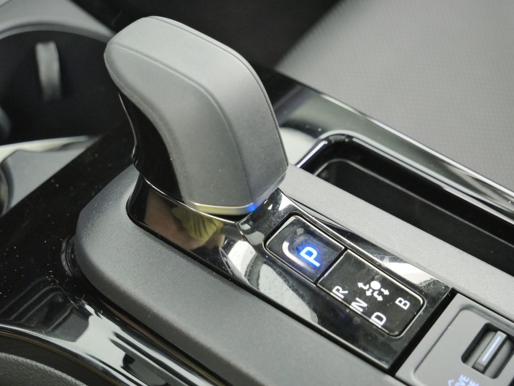 Thumbnail: 2024 Toyota Prius - 43