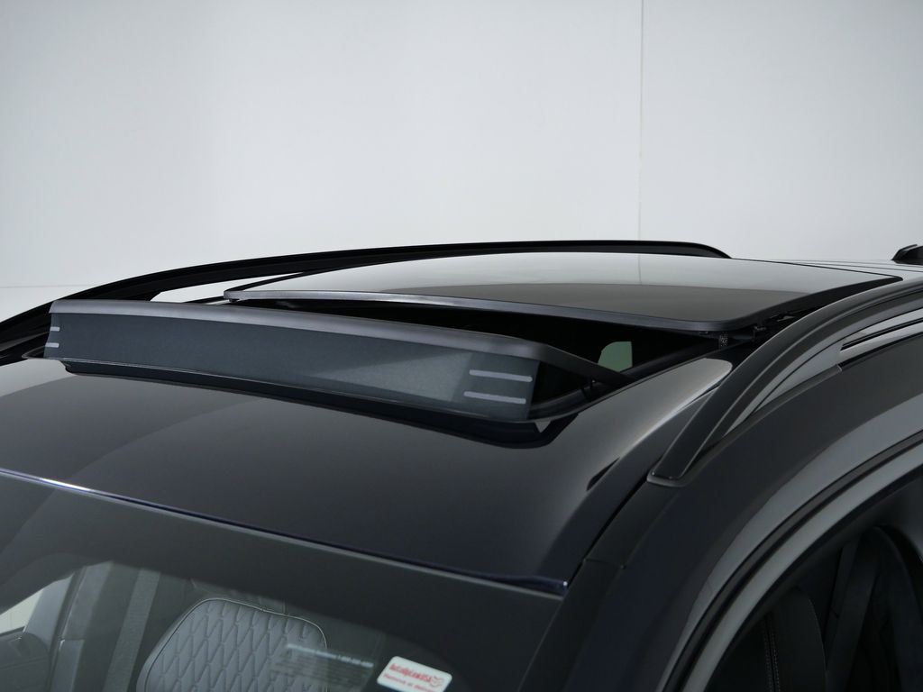 Thumbnail: 2026 BMW X7 - 18