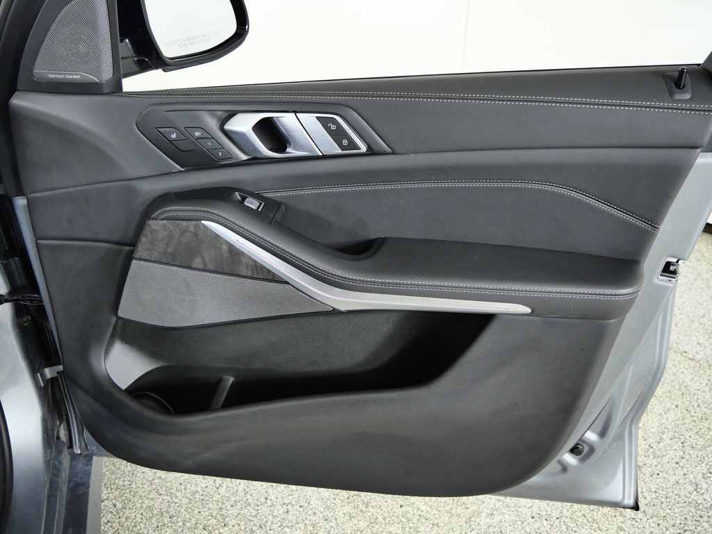 Thumbnail: 2024 BMW X7 - 23