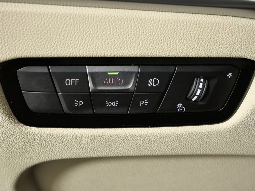 Thumbnail: 2026 BMW 3 Series - 40