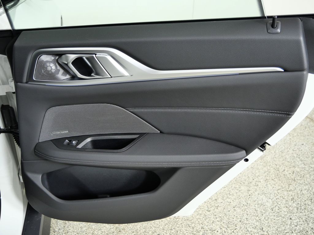 Thumbnail: 2026 BMW i4 - 24