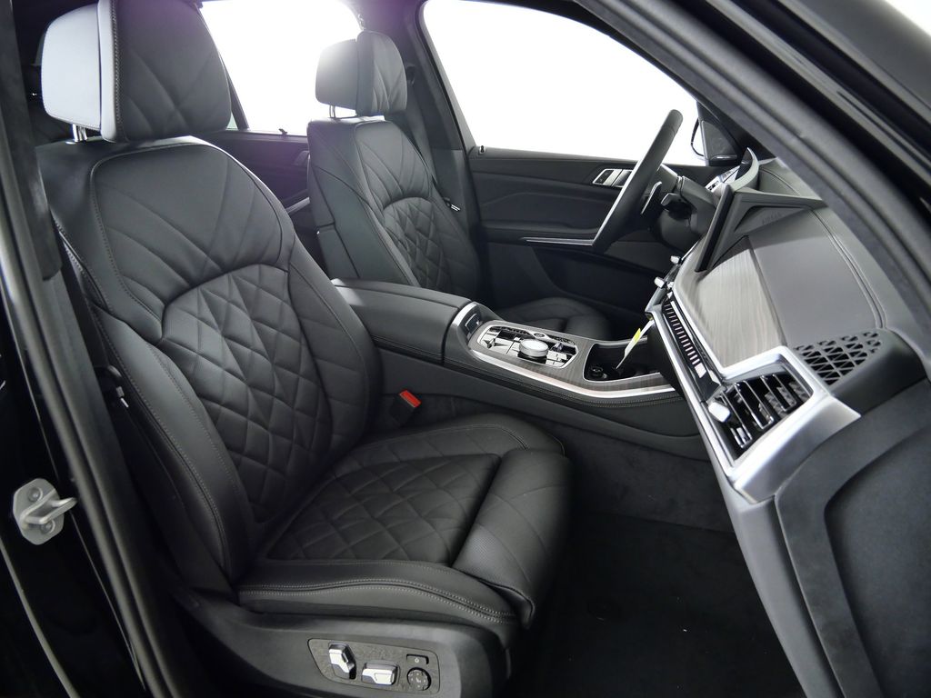 Thumbnail: 2026 BMW X5 - 21