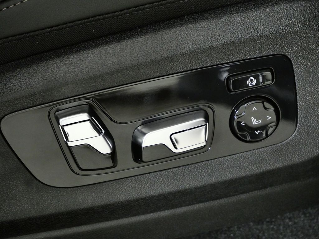 Thumbnail: 2026 BMW X5 - 22