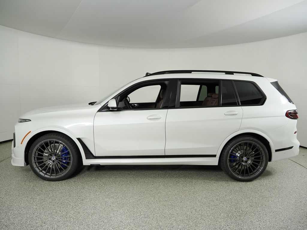 Thumbnail: 2026 BMW X7 - 14