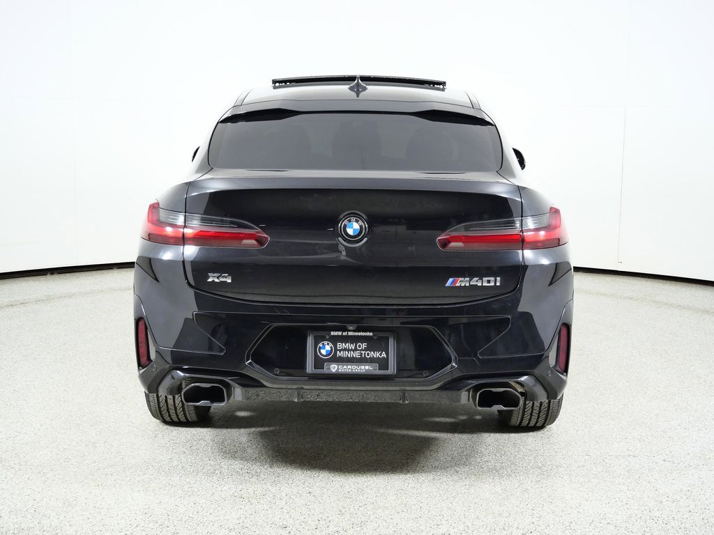 Thumbnail: 2025 BMW X4 - 12