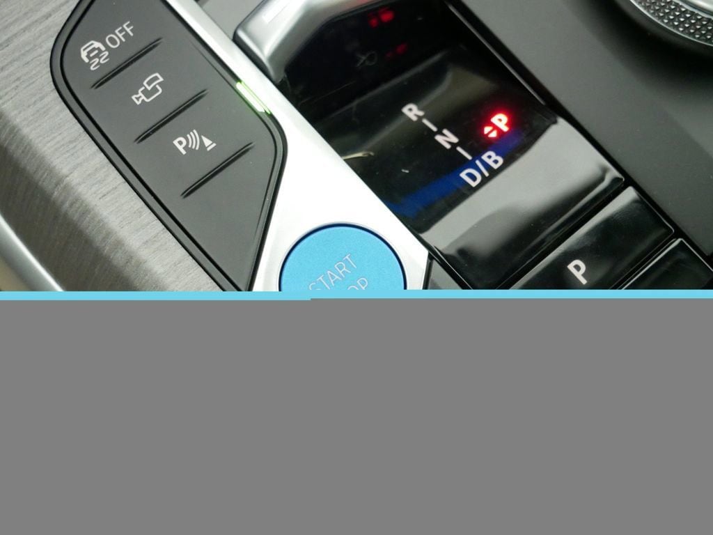 Thumbnail: 2025 BMW i4 - 50