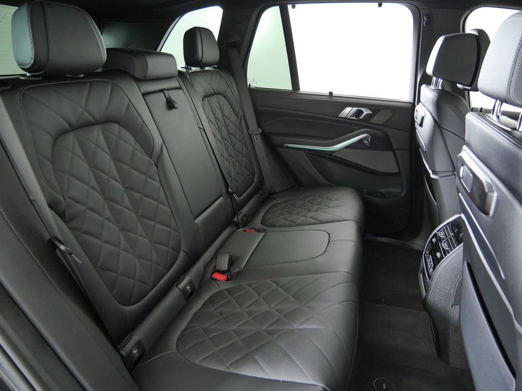 Thumbnail: 2026 BMW X5 - 27
