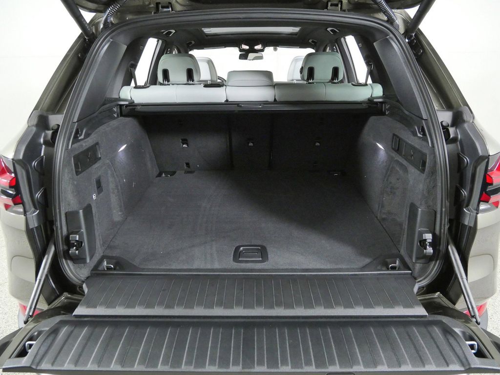 Thumbnail: 2026 BMW X5 - 28