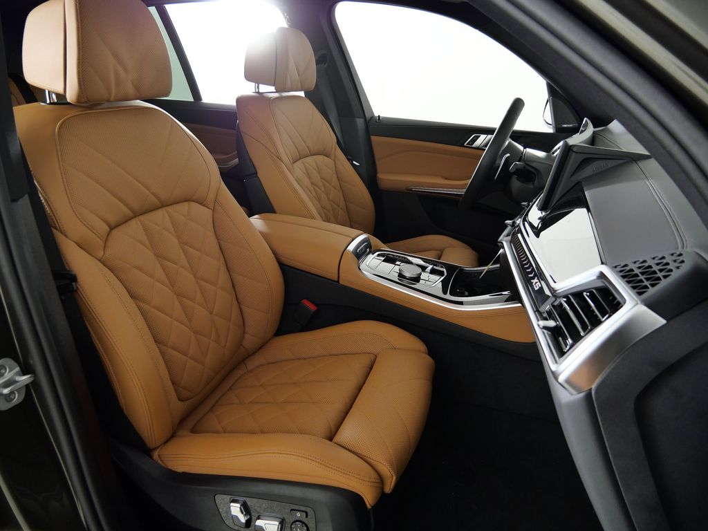 Thumbnail: 2026 BMW X5 - 21