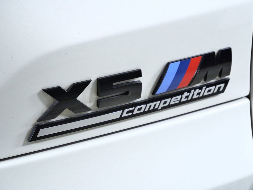 Thumbnail: 2023 BMW X5 - 12