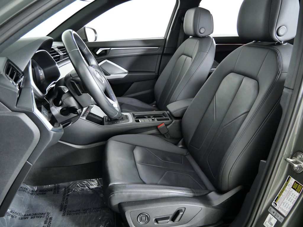 Thumbnail: 2022 Audi Q3 - 36