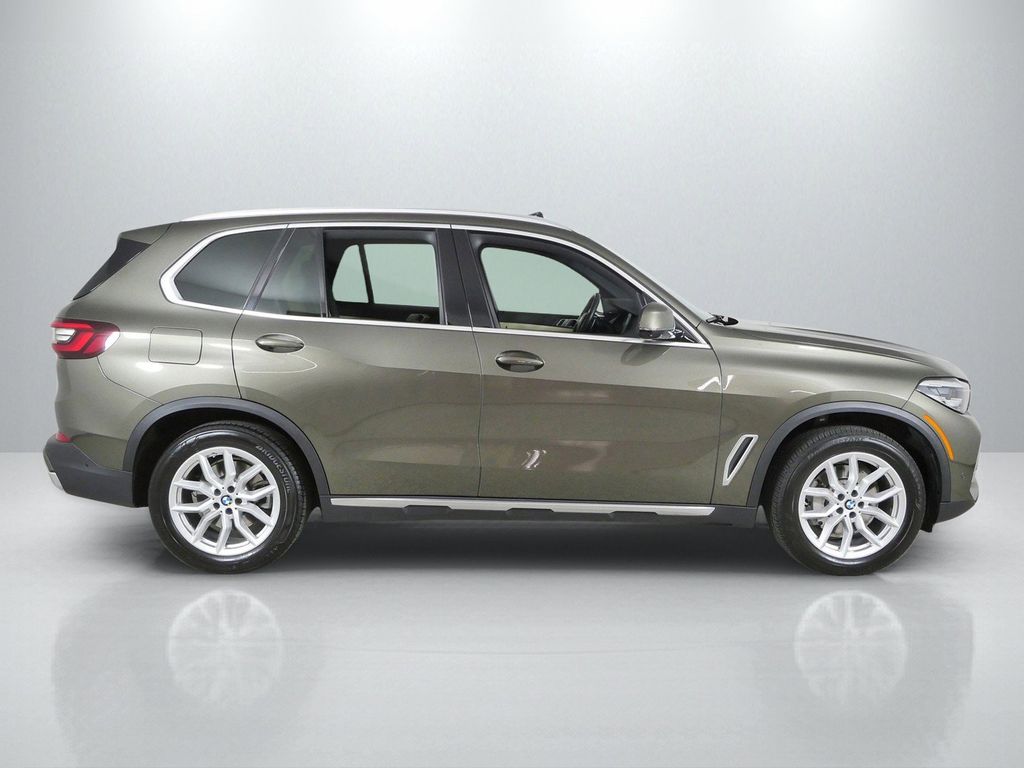 Thumbnail: 2021 BMW X5 - 8