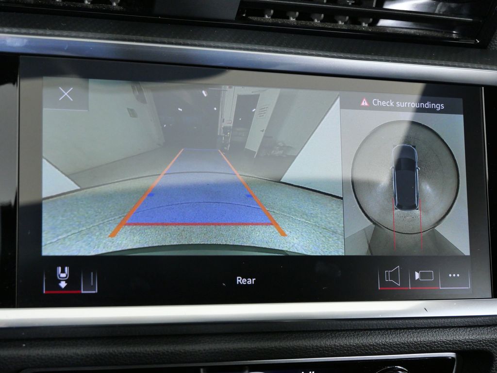 Thumbnail: 2022 Audi Q3 - 50