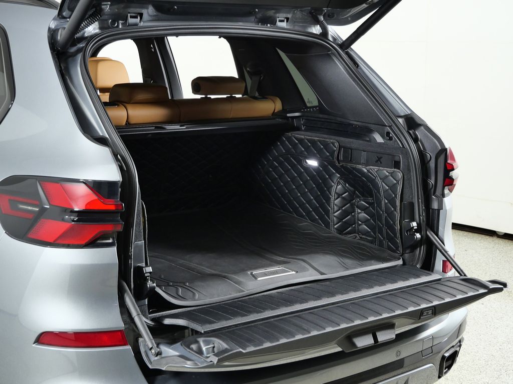 Thumbnail: 2026 BMW X5 - 32
