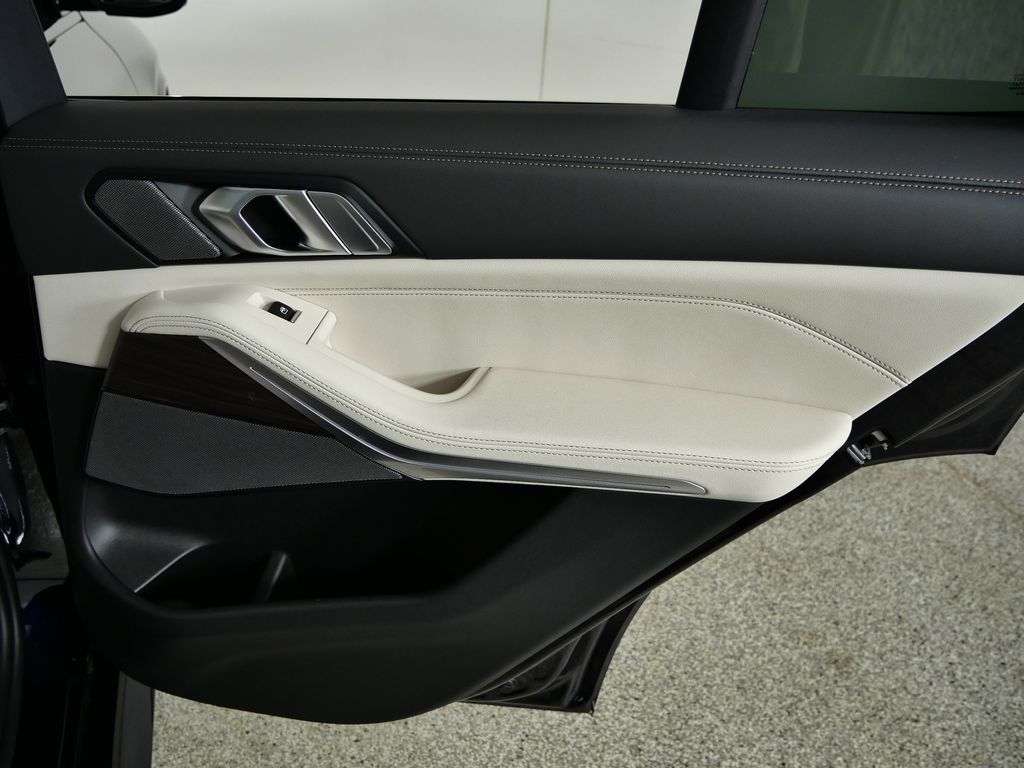 Thumbnail: 2026 BMW X5 - 25