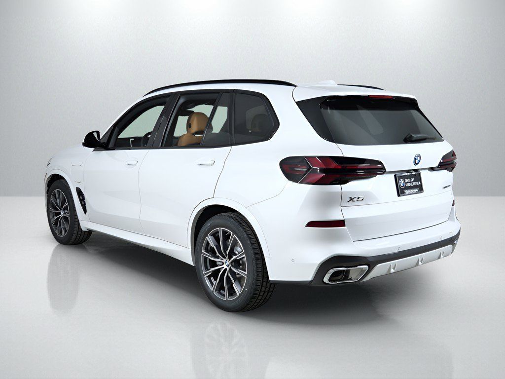 Thumbnail: 2026 BMW X5 - 15