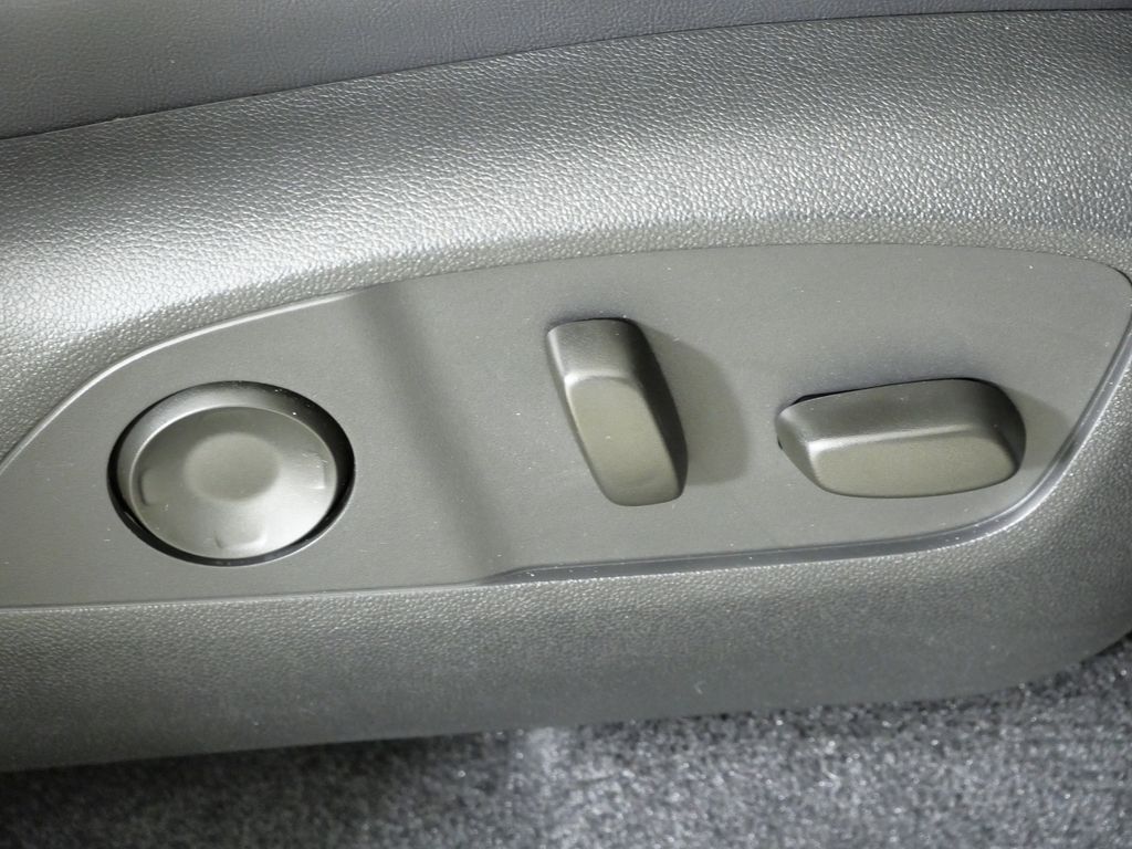 Thumbnail: 2025 GMC Acadia - 23