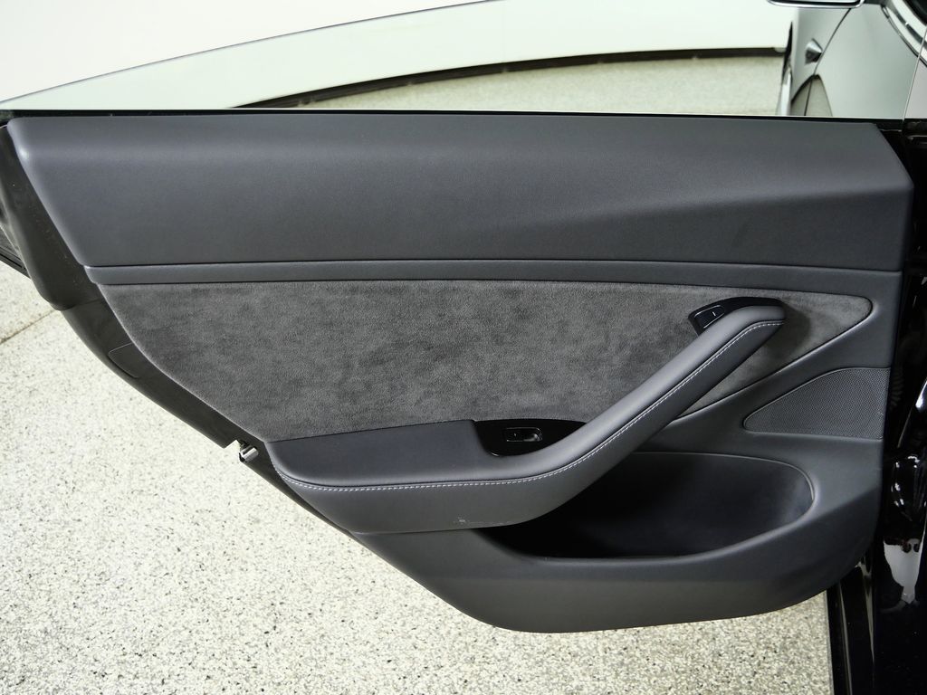 Thumbnail: 2018 Tesla Model 3 - 29