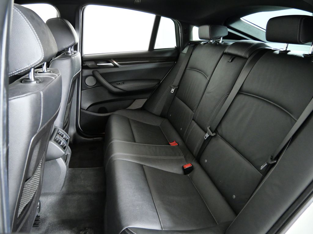 Thumbnail: 2017 BMW X4 - 32