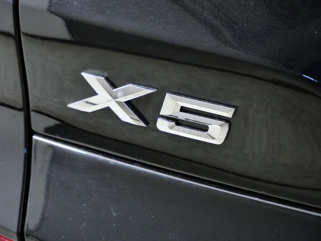 Thumbnail: 2026 BMW X5 - 13