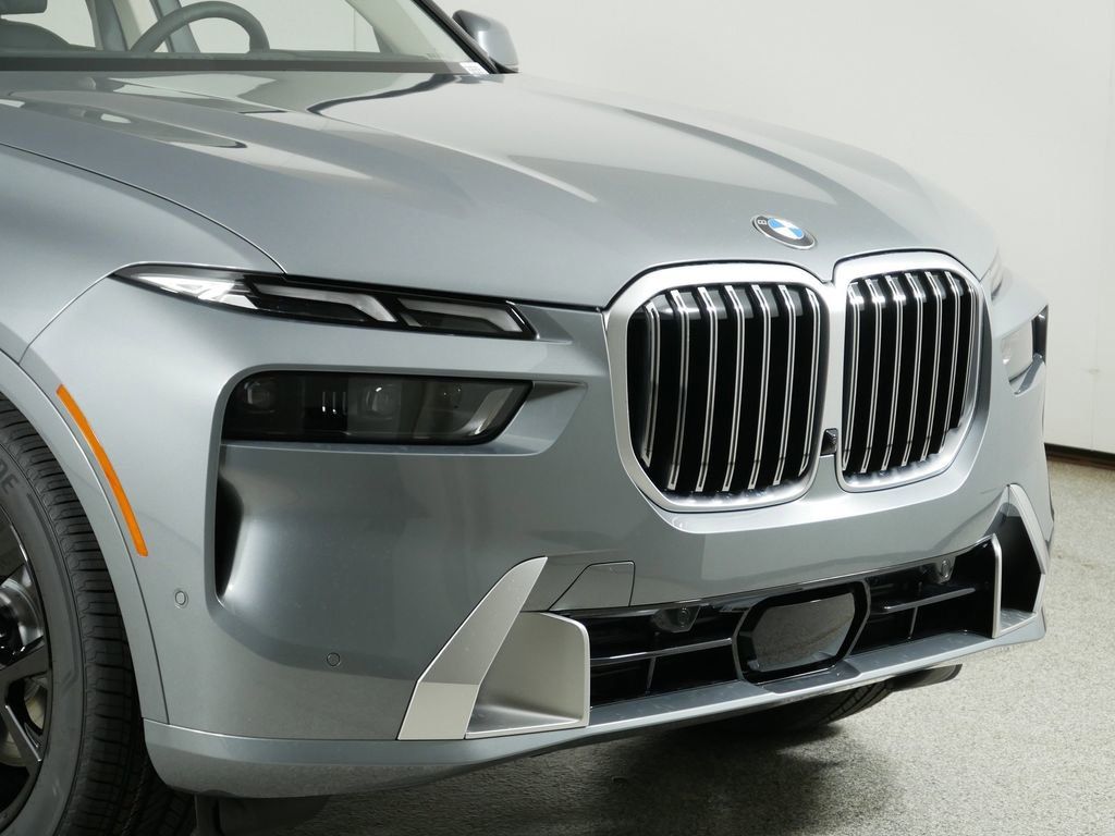 Thumbnail: 2026 BMW X7 - 5