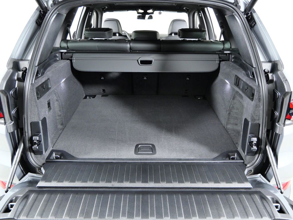 Thumbnail: 2026 BMW X5 - 28