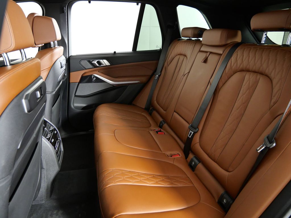 Thumbnail: 2025 BMW X5 - 38