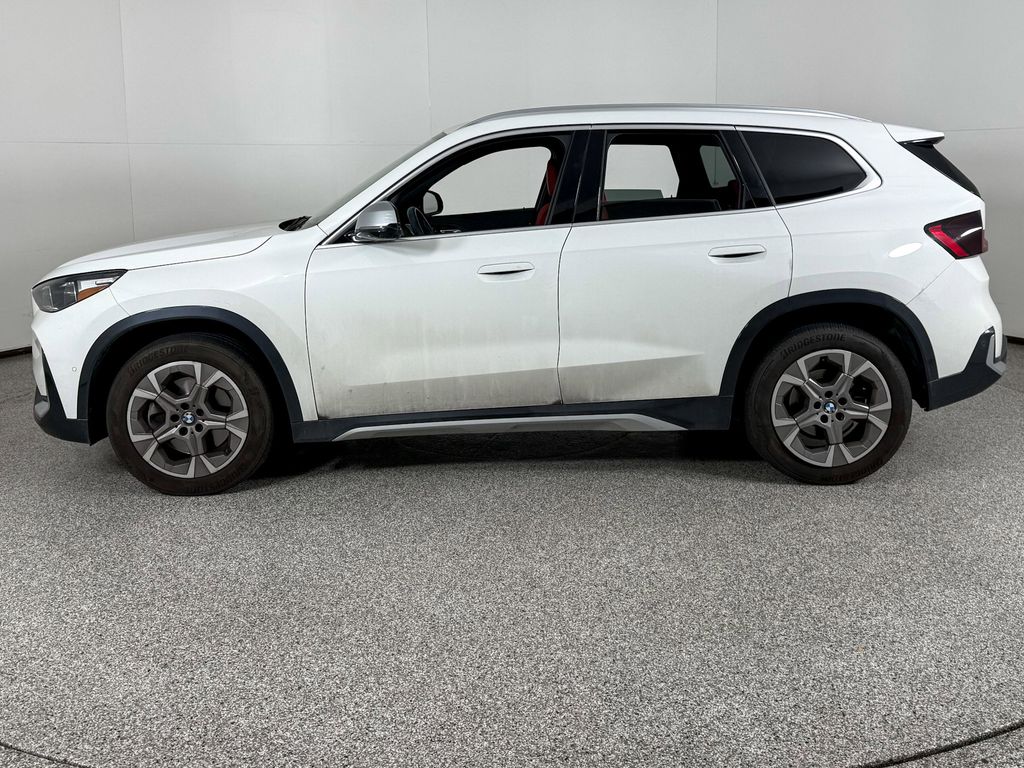 Thumbnail: 2023 BMW X1 - 6