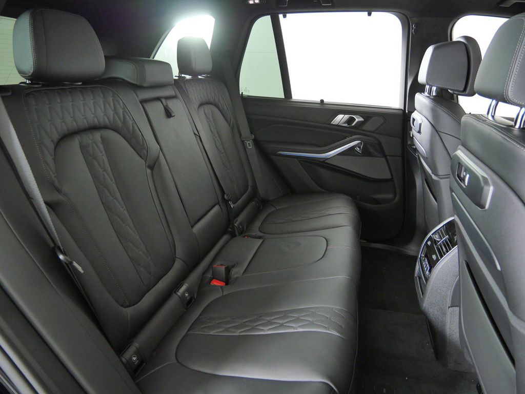 Thumbnail: 2026 BMW X5 - 27
