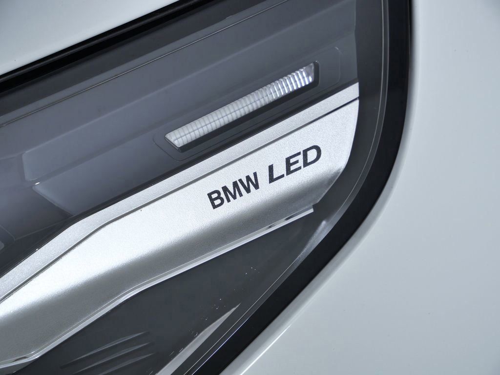 Thumbnail: 2026 BMW i5 - 5