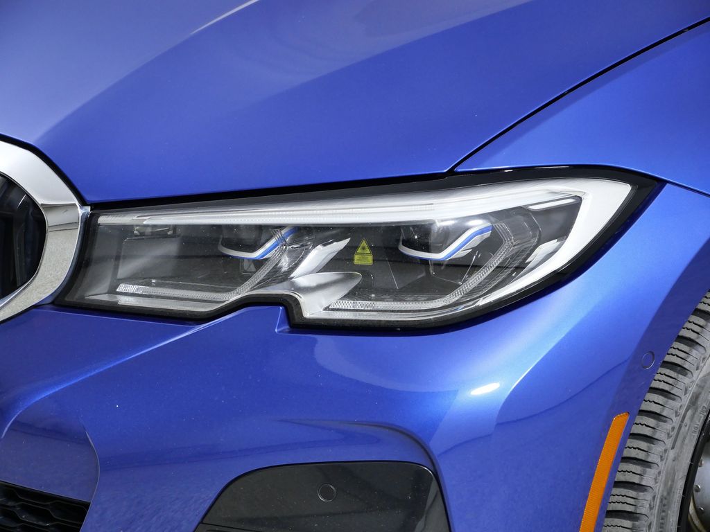 Thumbnail: 2019 BMW 3 Series - 4