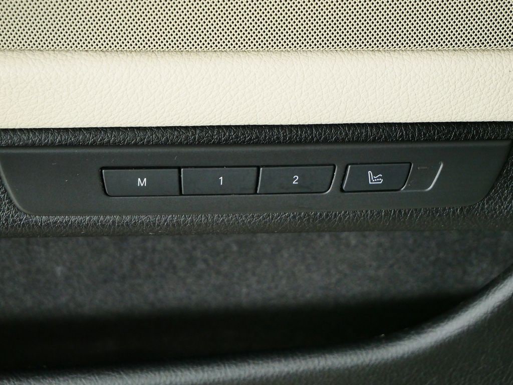 Thumbnail: 2013 BMW 5 Series - 33