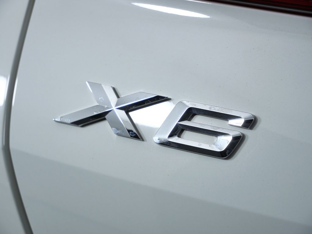 Thumbnail: 2025 BMW X6 - 16