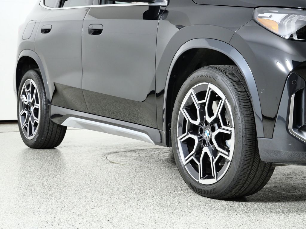 Thumbnail: 2025 BMW X1 - 8