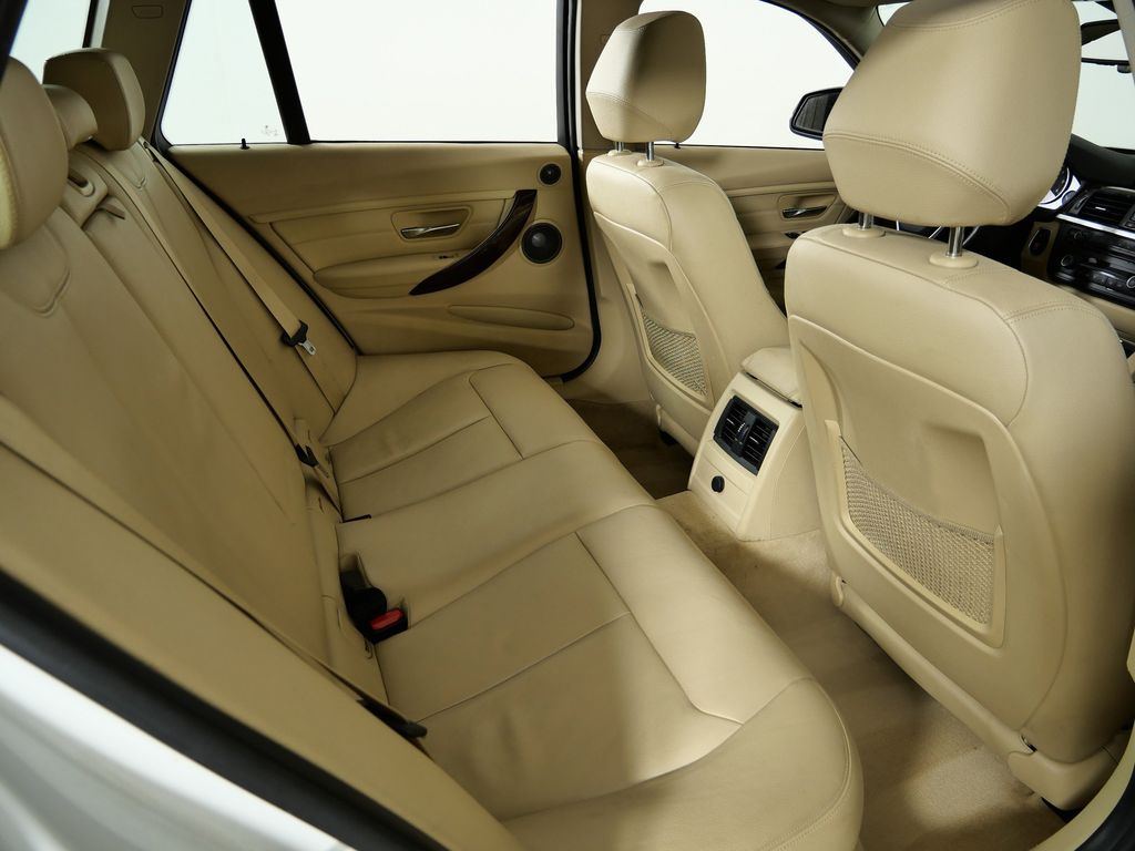 Thumbnail: 2015 BMW 3 Series - 26