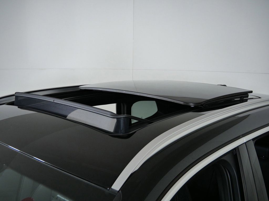 Thumbnail: 2026 BMW X1 - 18