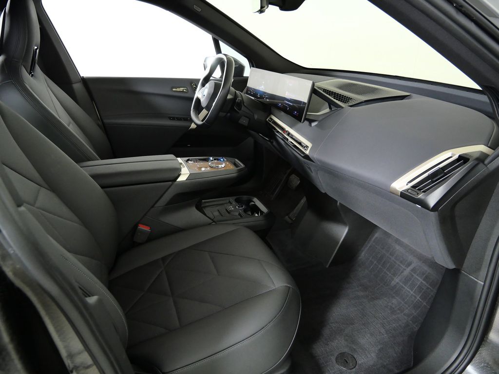 Thumbnail: 2023 BMW iX - 26