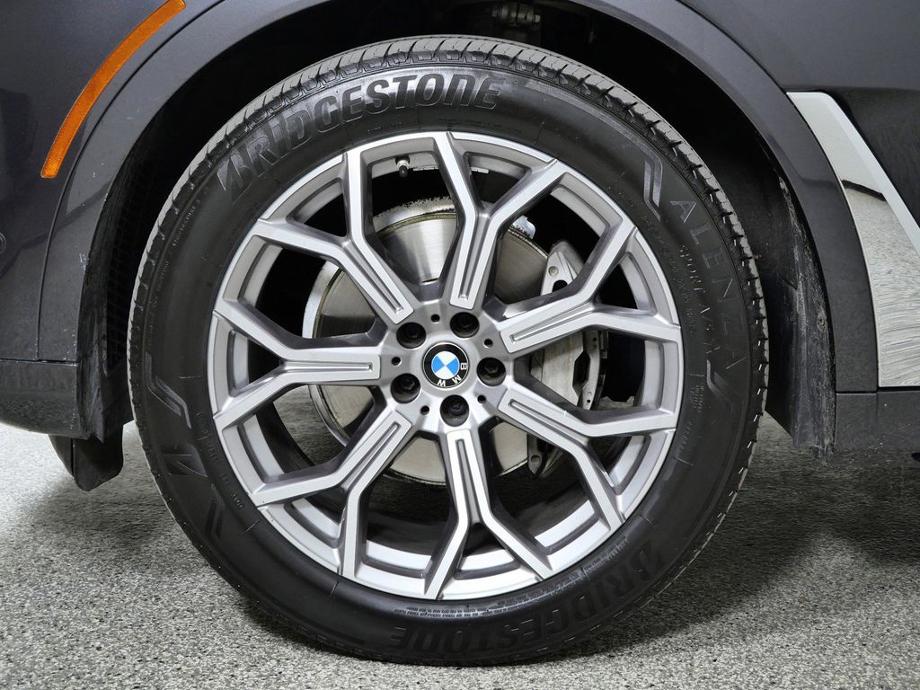 Thumbnail: 2021 BMW X7 - 18
