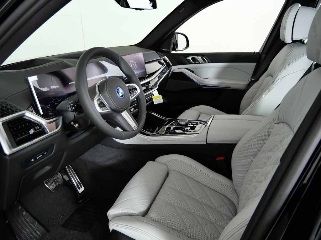 Thumbnail: 2026 BMW X5 - 35