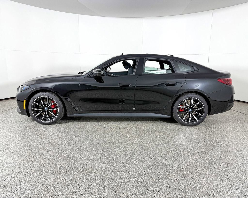 Thumbnail: 2025 BMW i4 - 14