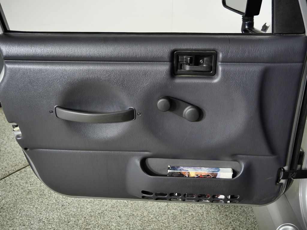 Thumbnail: 2001 Jeep Wrangler - 28