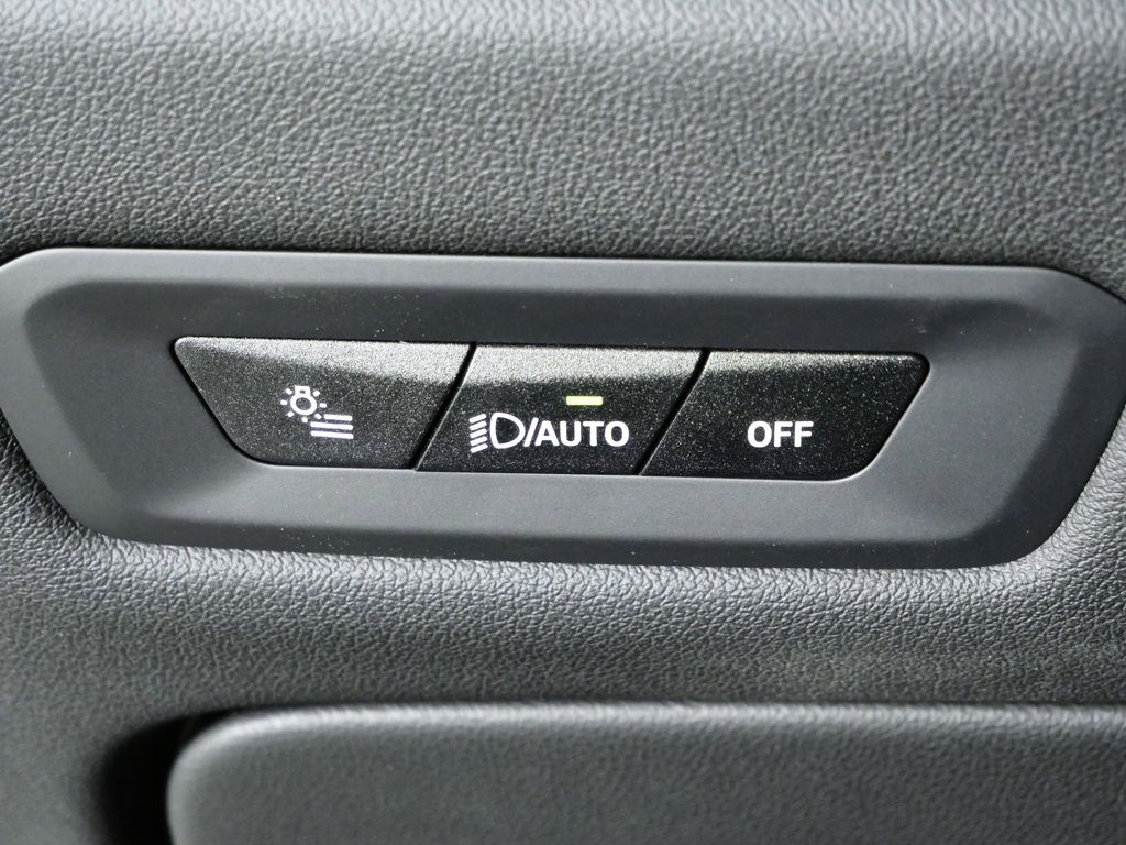 Thumbnail: 2026 BMW X5 - 40