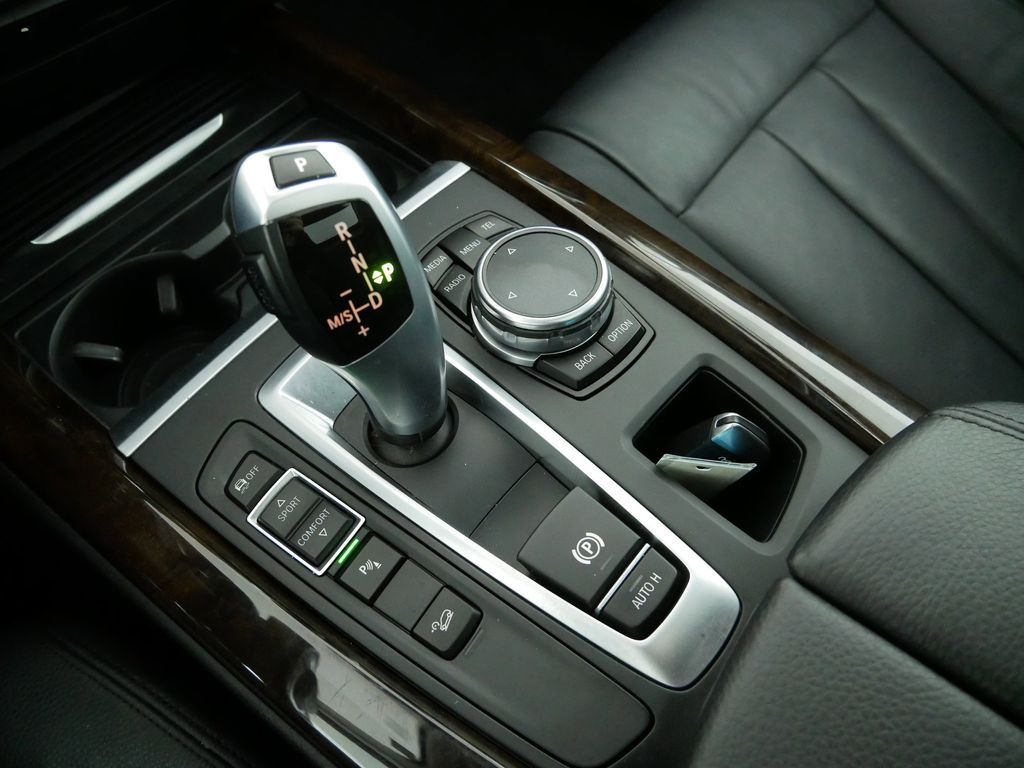 Thumbnail: 2015 BMW X5 - 48