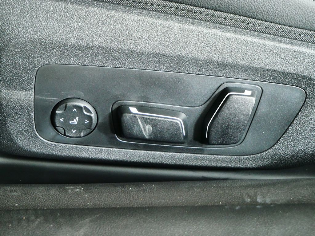 Thumbnail: 2026 BMW 4 Series - 36