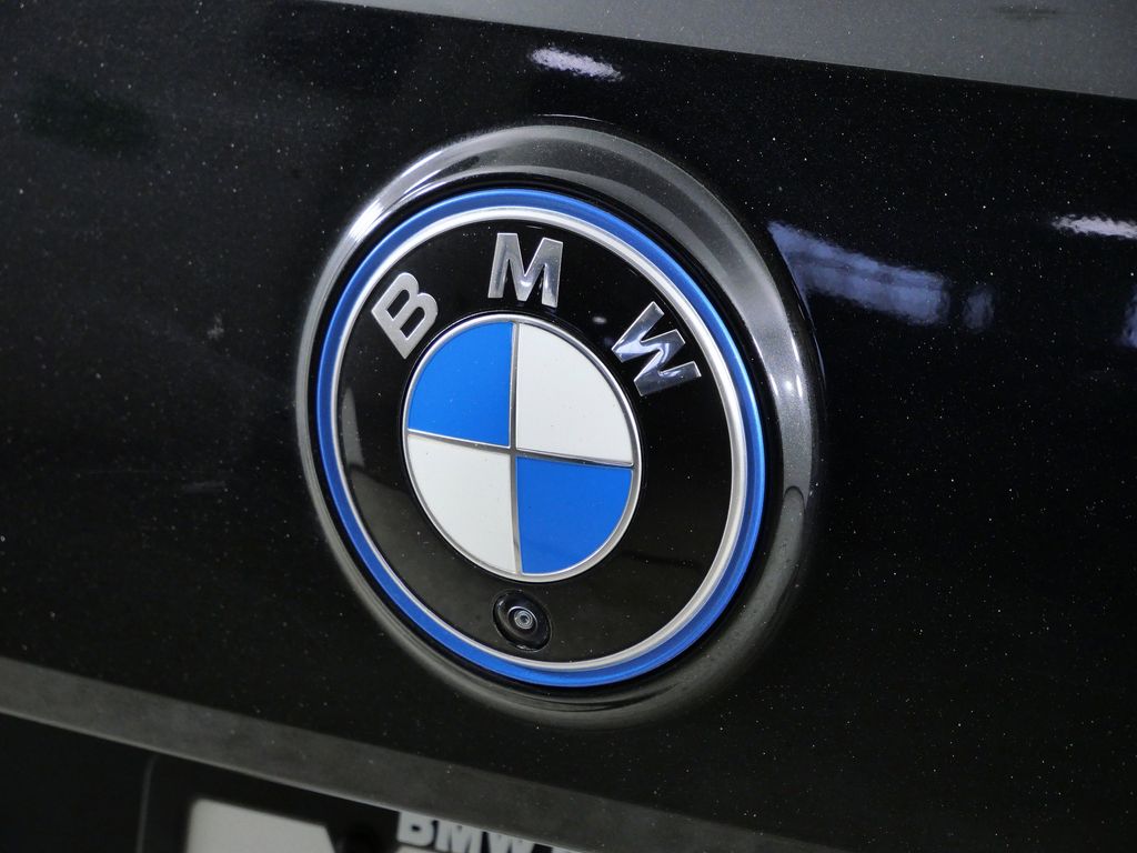 Thumbnail: 2023 BMW iX - 14