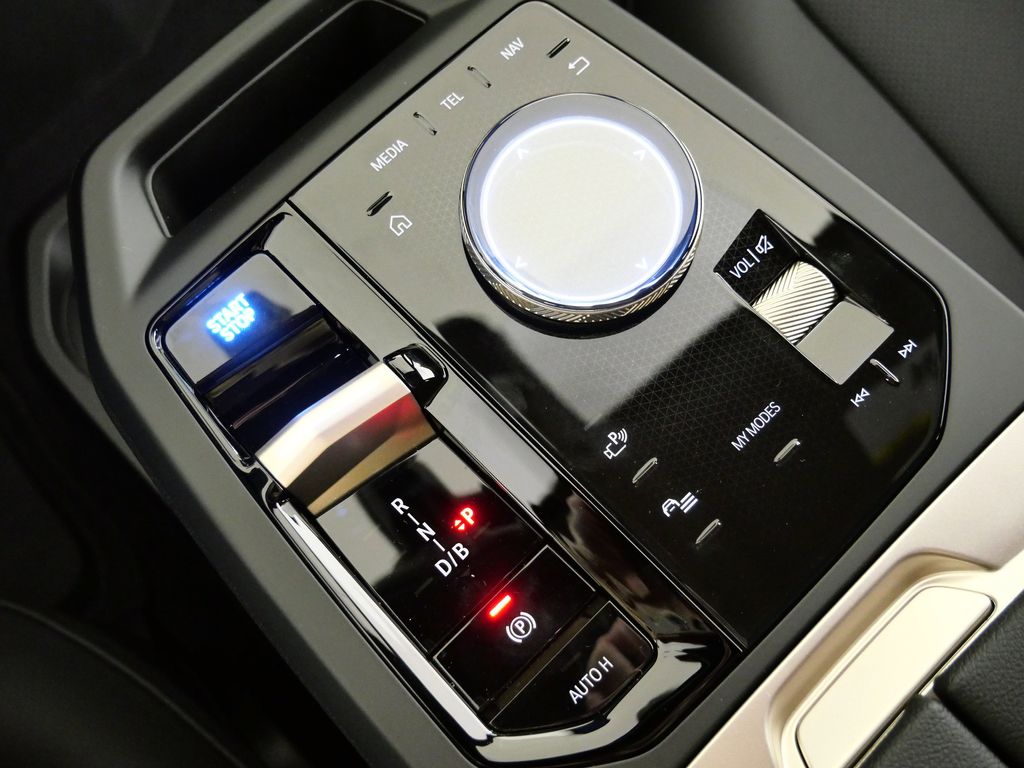 Thumbnail: 2026 BMW iX - 47