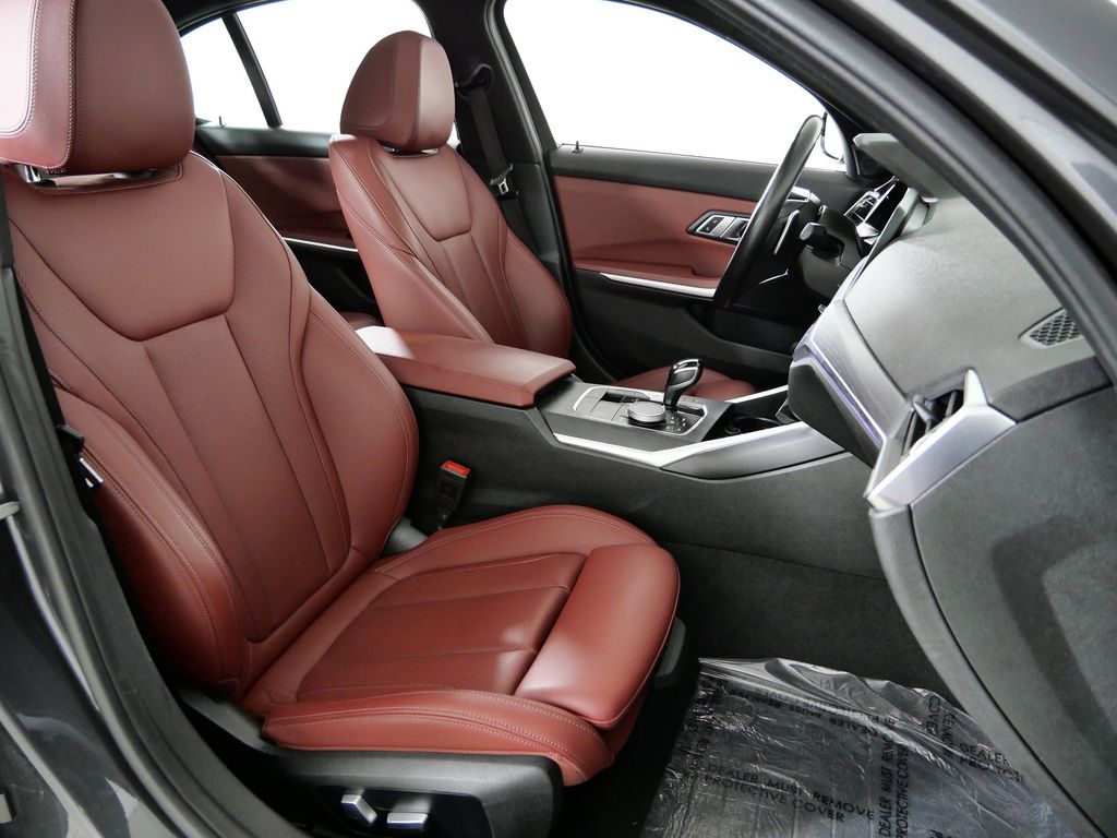 Thumbnail: 2022 BMW 3 Series - 22