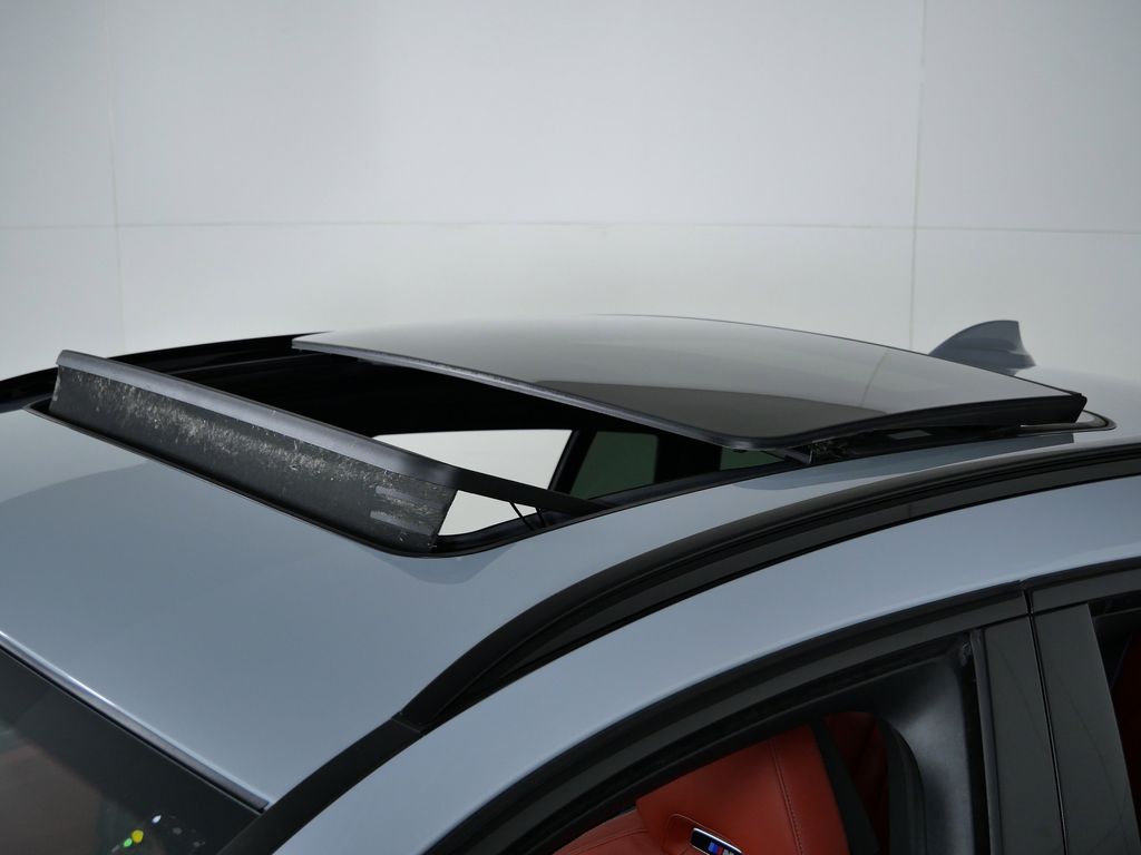 Thumbnail: 2023 BMW X4 - 19