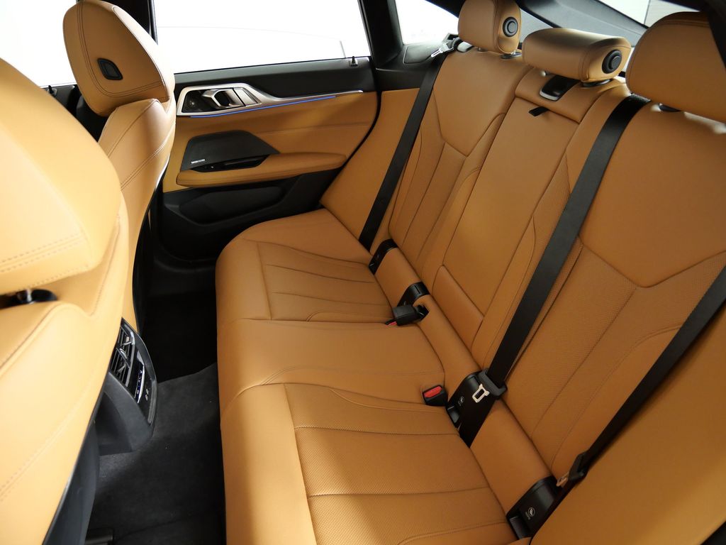 Thumbnail: 2025 BMW i4 - 32